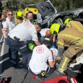 צוותי כב"ה חילצו לכוד מרכב כתוצאה מתאונה בירידה ל'עין כרם'