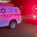 חלק מכף ידו של גבר נקטעה אמש, לאחר שנתקעה במכונת דפוס ברמב"ש